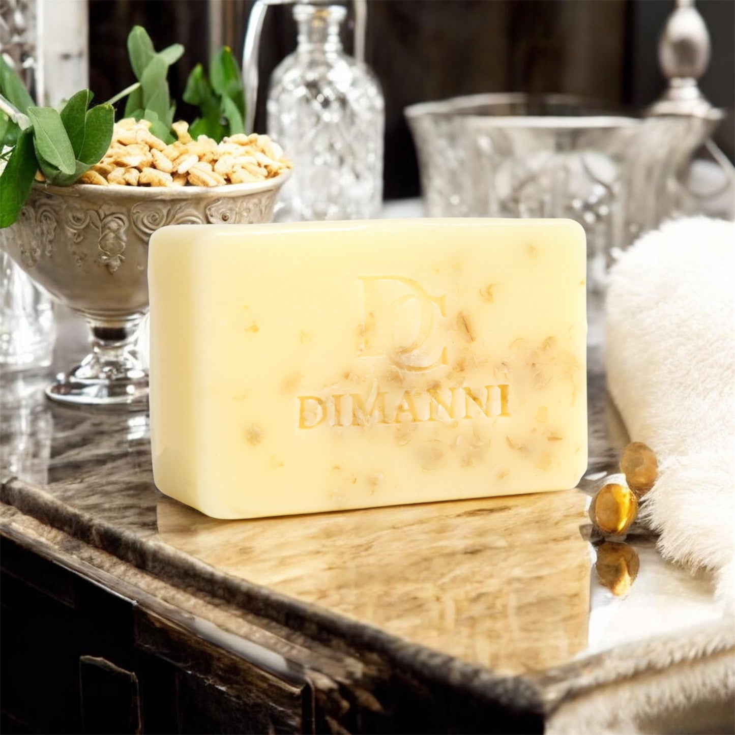 DIMANNI CANADA Eucalyptus Oatmeal Honey Goat’s Milk Soap Bar